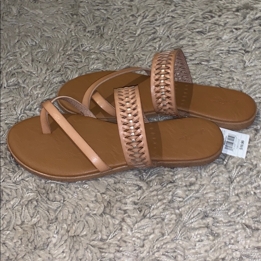 Toe Loop Sandals 9
